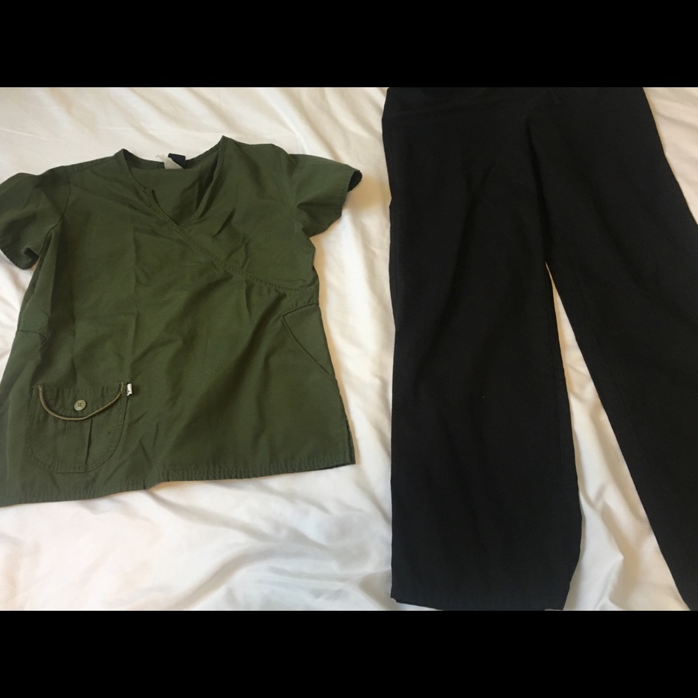 Cherokee scrub set extra small top and pant